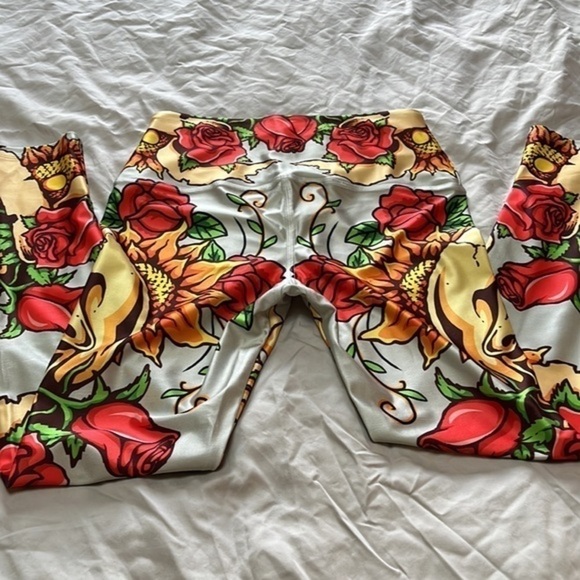 2/$25 Pineapple Clothing skull leggings size large - Picture 5 of 6